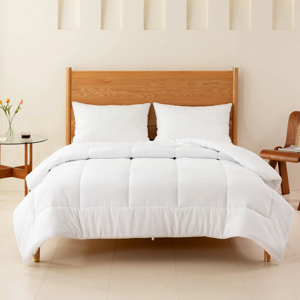 La couette 15 TOG Douce Nuit, vue de face sur le lit