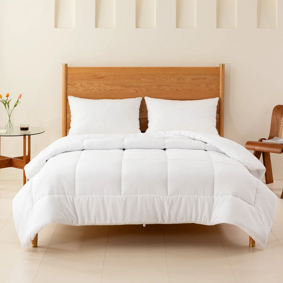La couette 15 TOG Douce Nuit, vue de face sur le lit